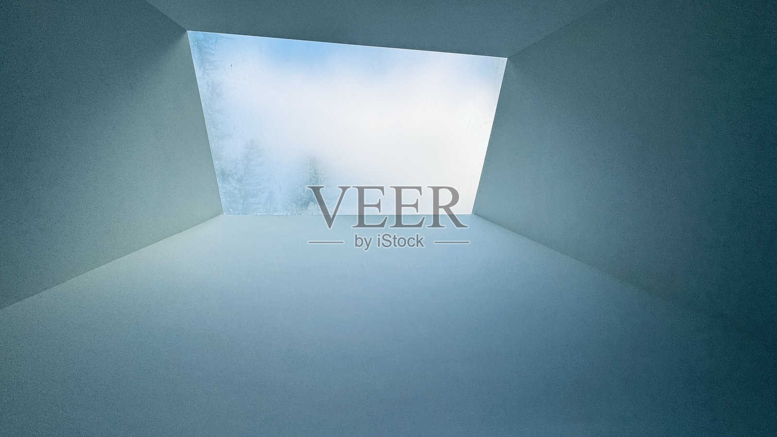 天花板上的窗户，仰望天空照片摄影图片