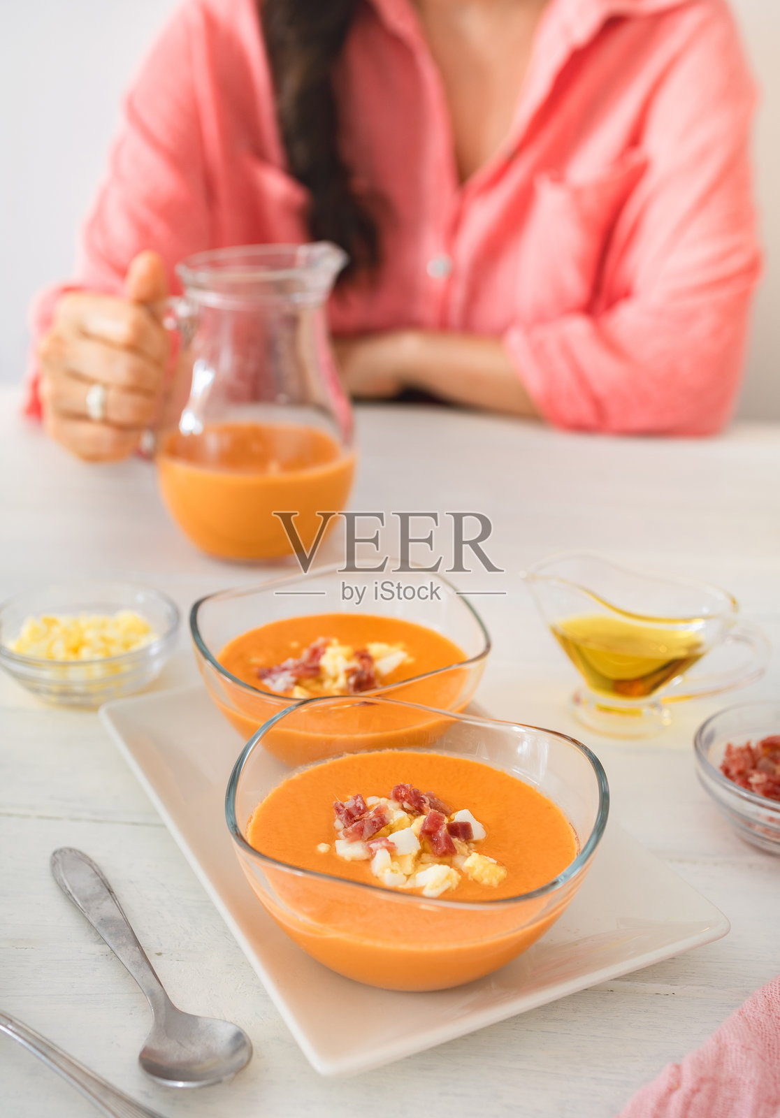 Salmorejo配传统配料照片摄影图片