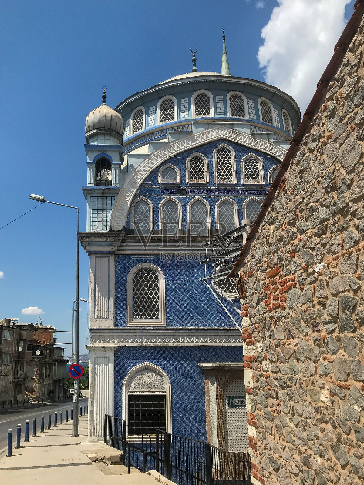 伊兹密尔市法提赫·西尼利·卡米清真寺的墙壁照片摄影图片