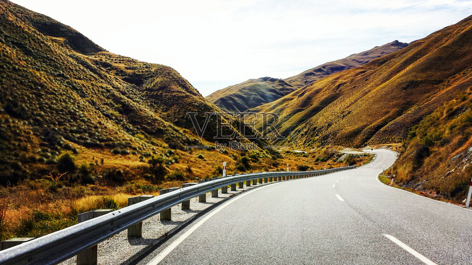 山中之路逆天而行照片摄影图片
