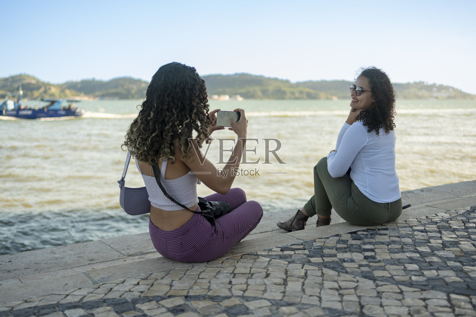 女性旅游欧洲照片摄影图片