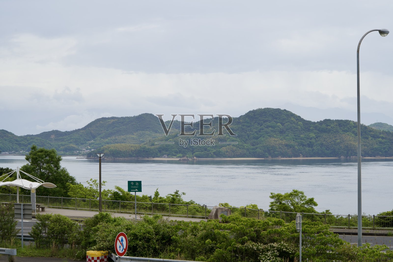 从濑户田停车场眺望博多岛照片摄影图片