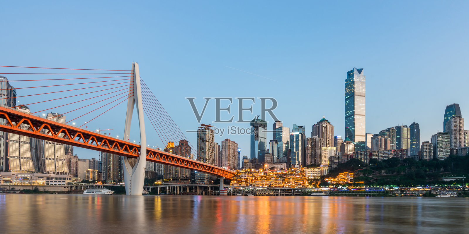 重庆洪崖洞和千四门桥夜景照片摄影图片