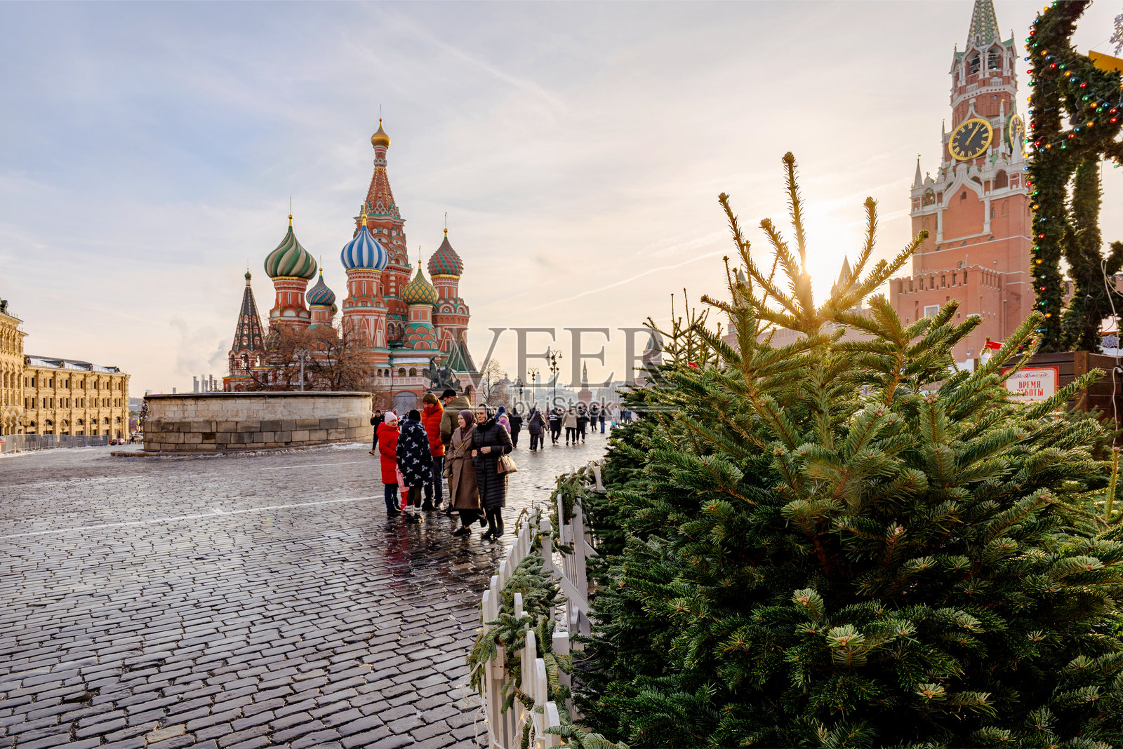 莫斯科市中心红场上的圣诞装饰。城市里的节日装饰照片摄影图片