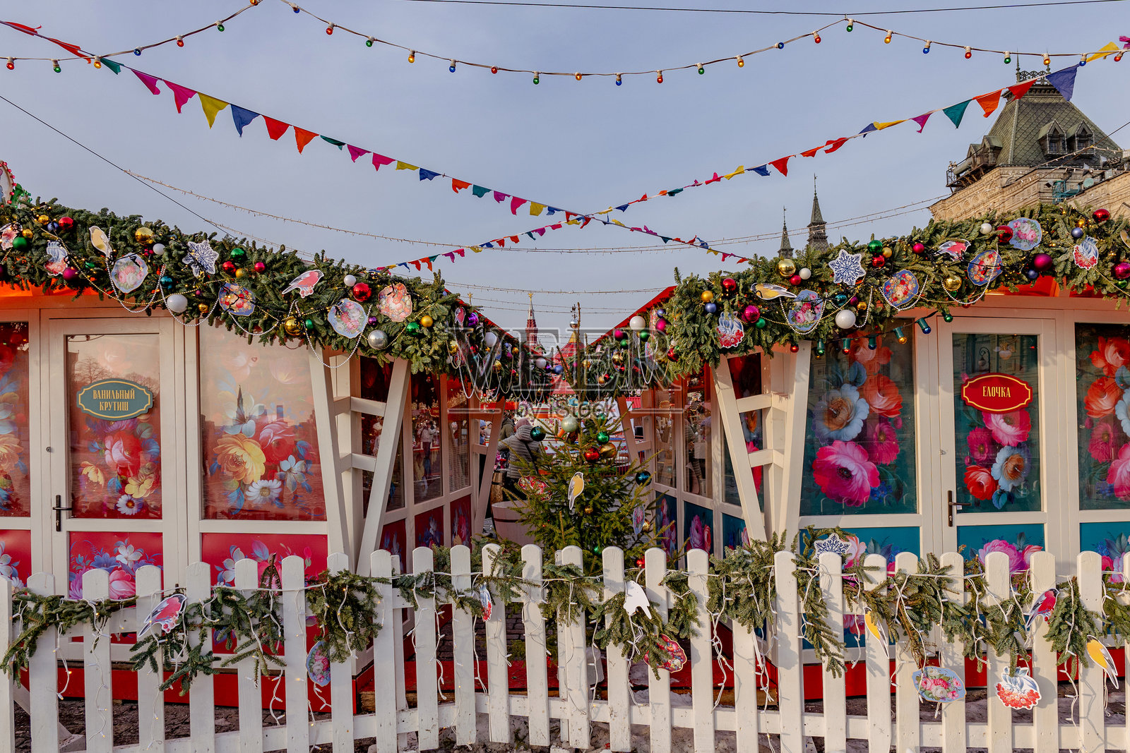 莫斯科市中心红场上的圣诞装饰。城市里的节日装饰照片摄影图片