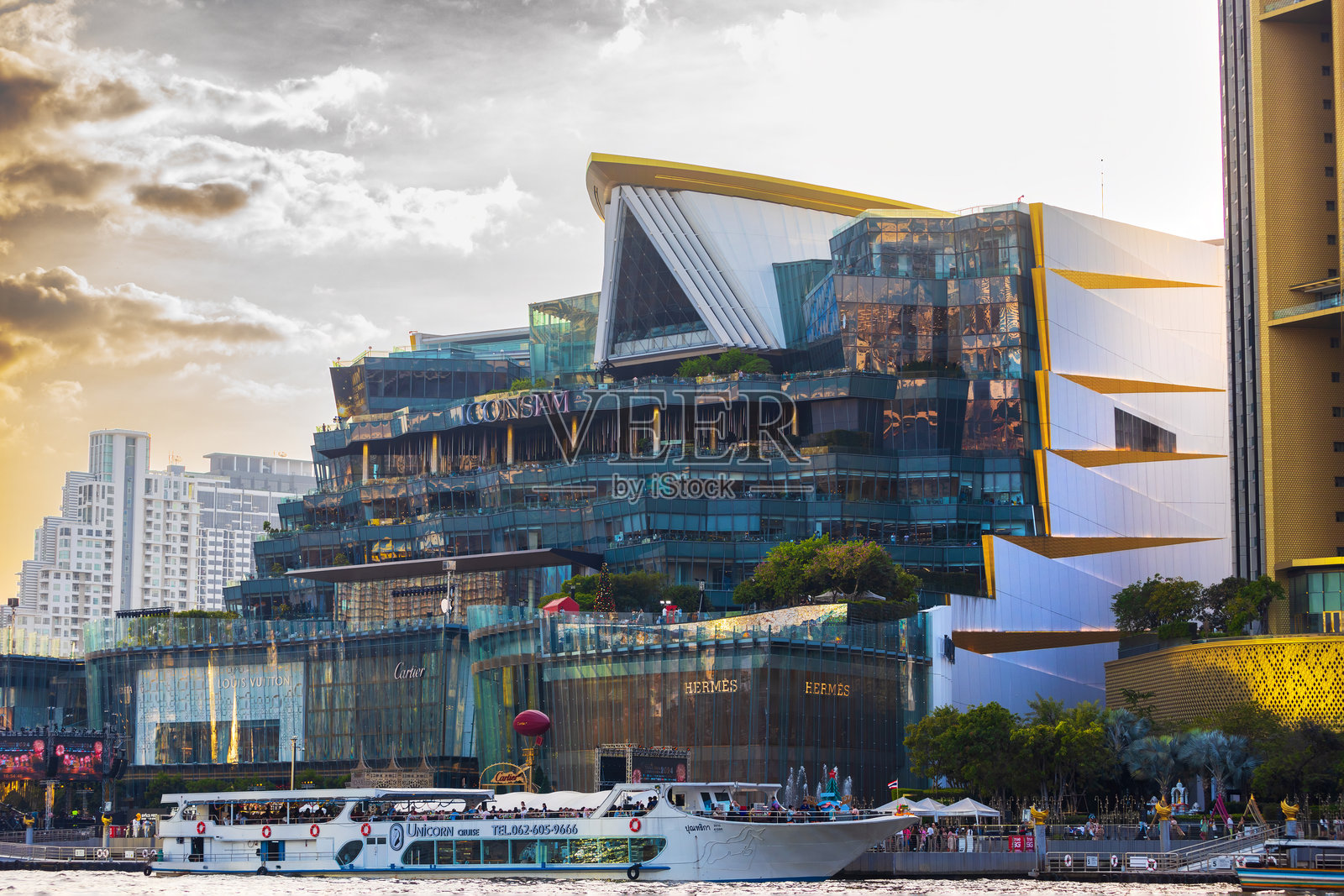 泰国曼谷的Iconsiam购物中心照片摄影图片