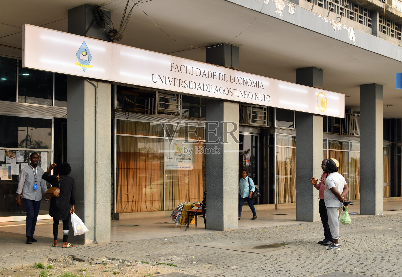 安哥拉罗安达海滨大道，Agostinho Neto大学经济学院照片摄影图片
