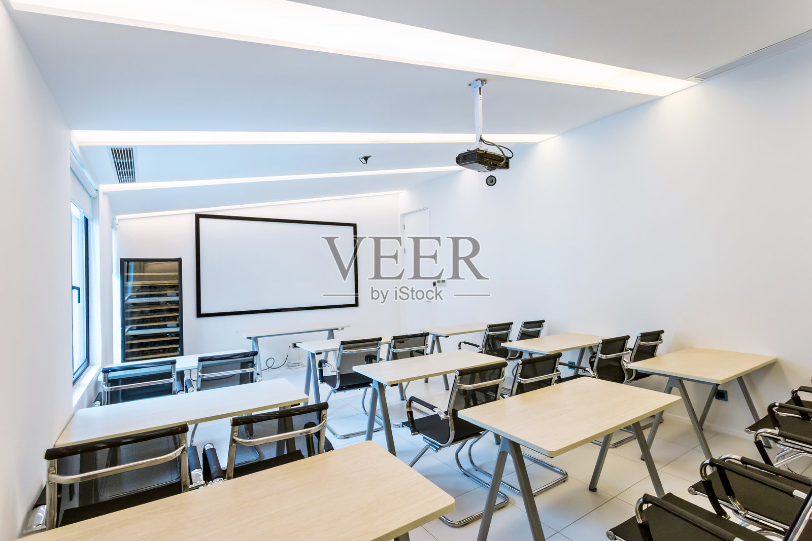 现代多媒体会议室照片摄影图片