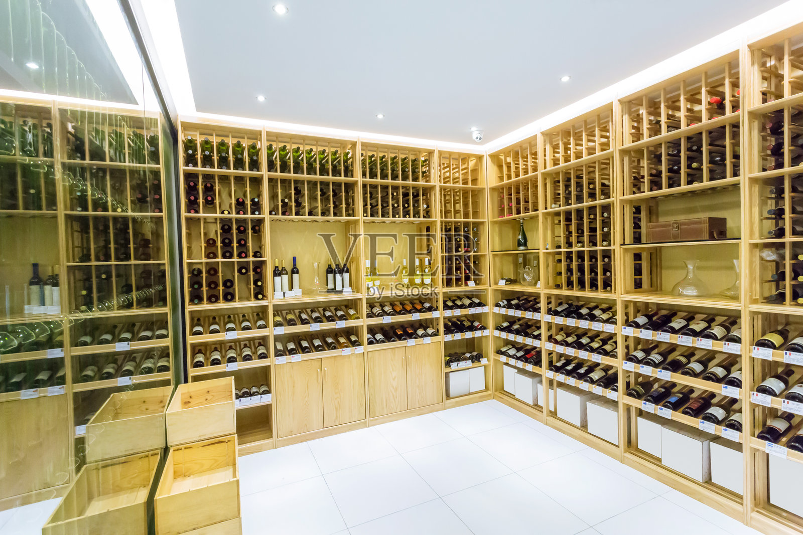 红酒陈列室照片摄影图片