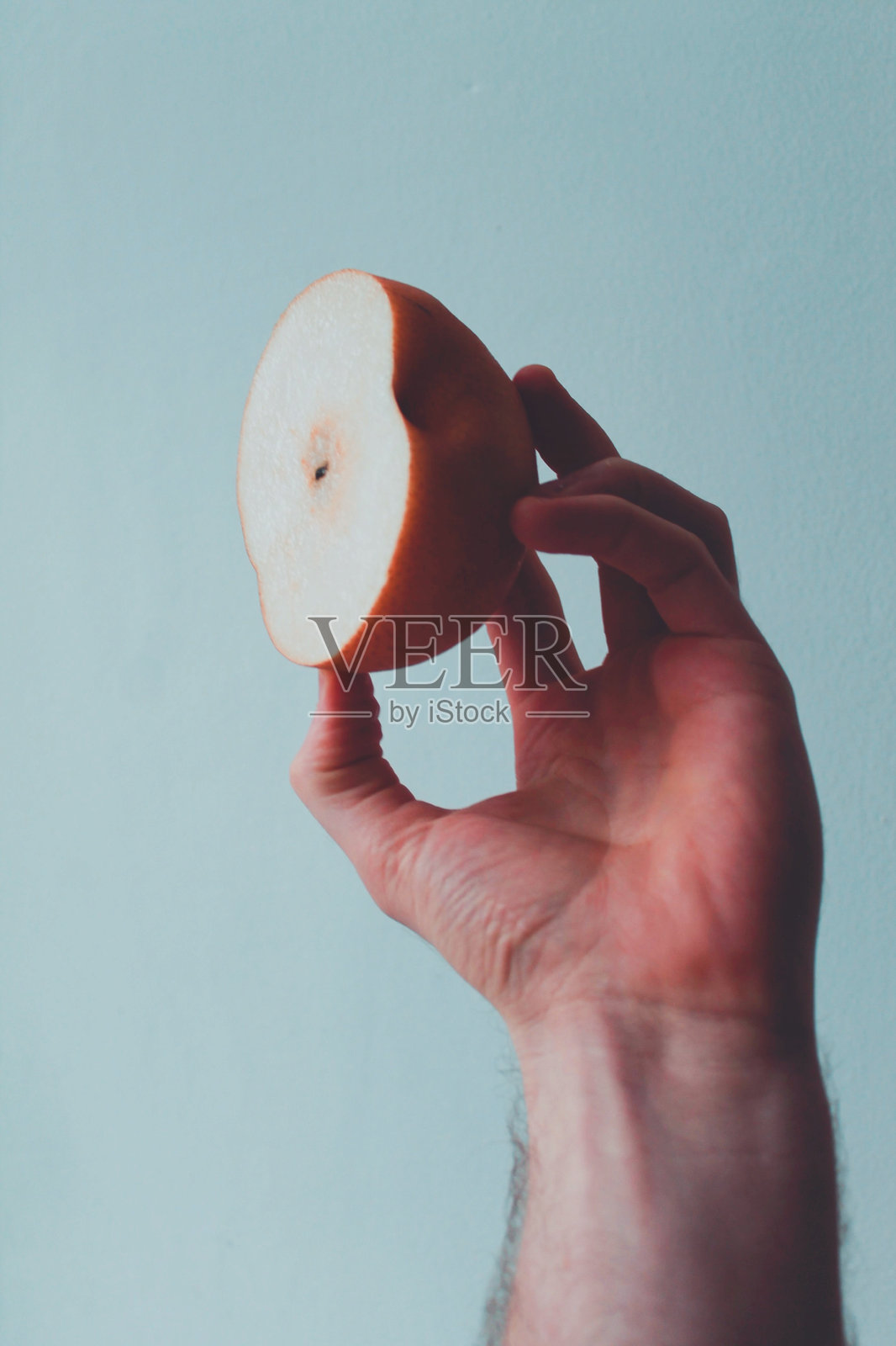 手持水果照片摄影图片