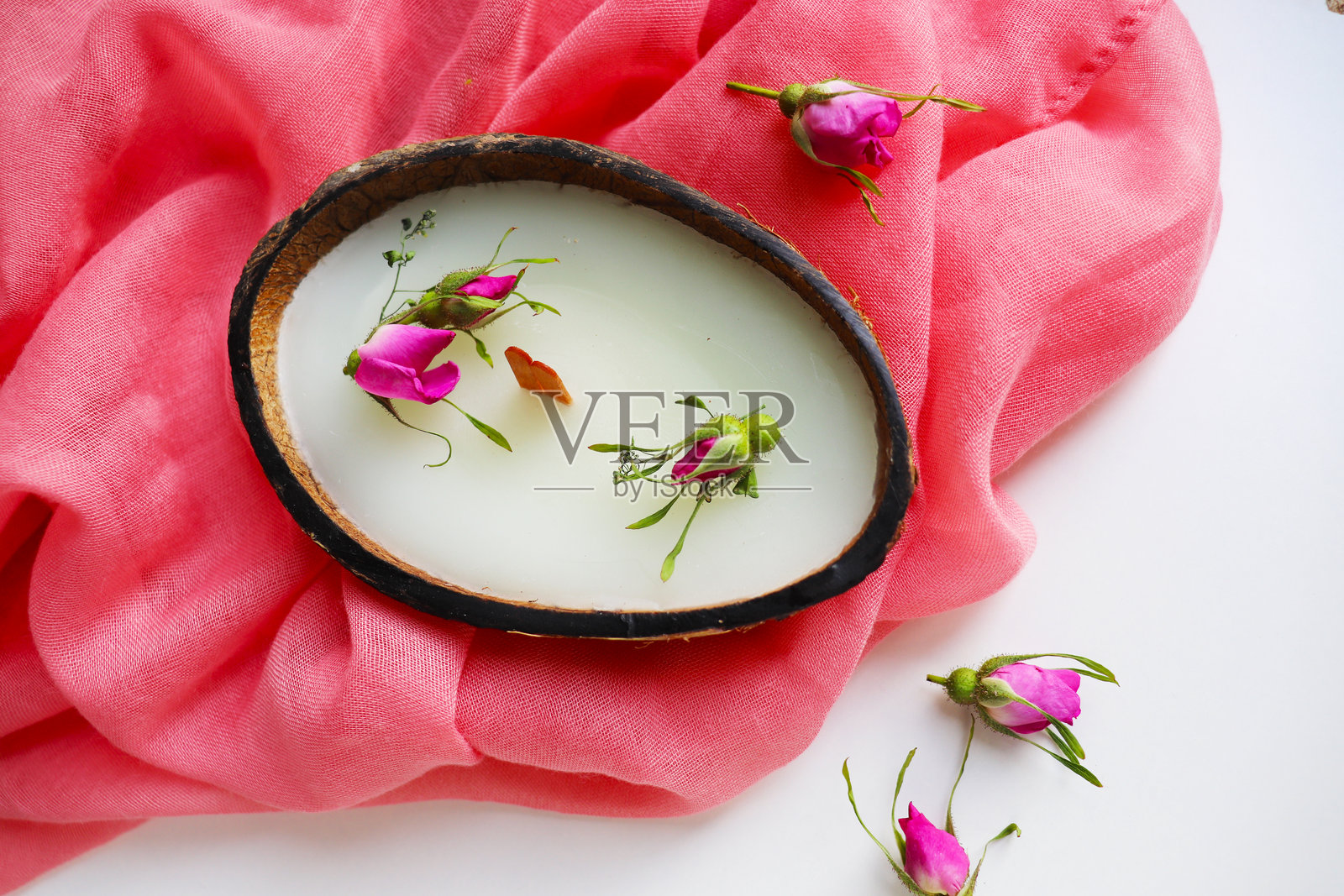 原始的蜡烛在椰子天然大豆蜡照片摄影图片