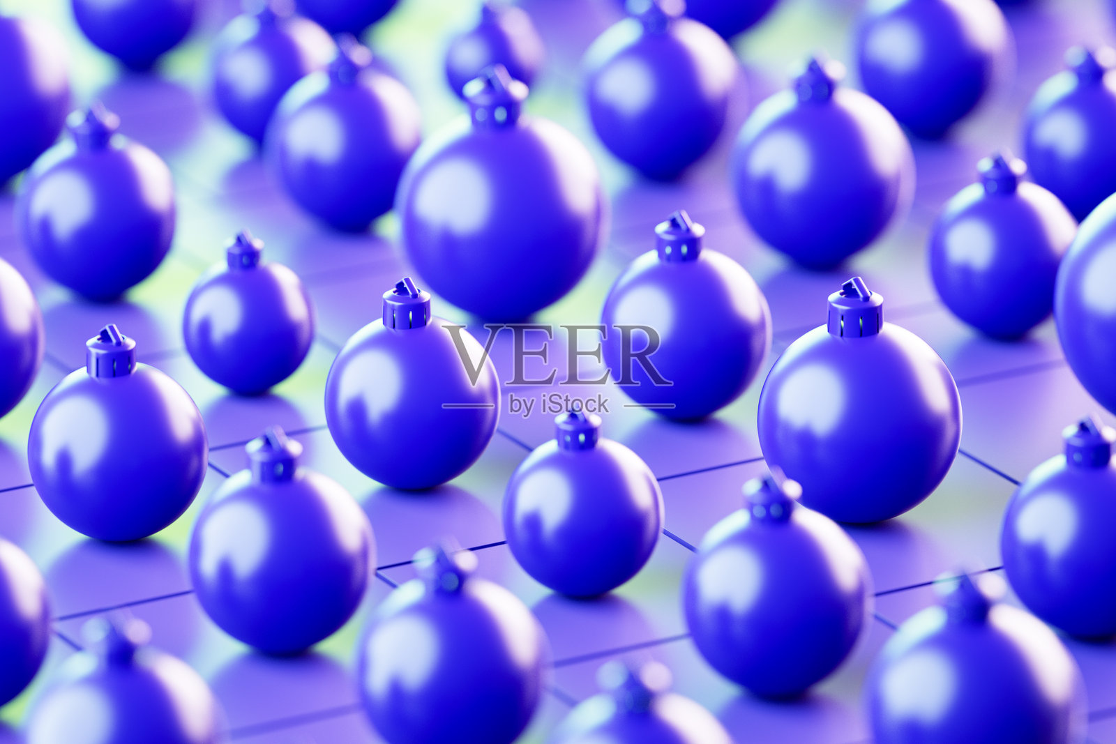 紫色背景的圣诞新年装饰品照片摄影图片