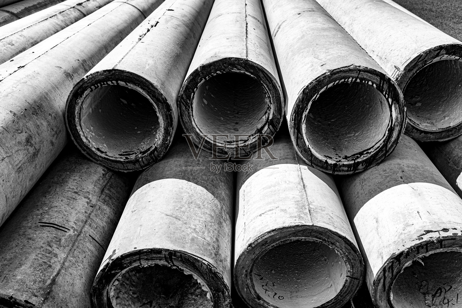 巨大的混凝土管、水泥管、涵洞照片摄影图片