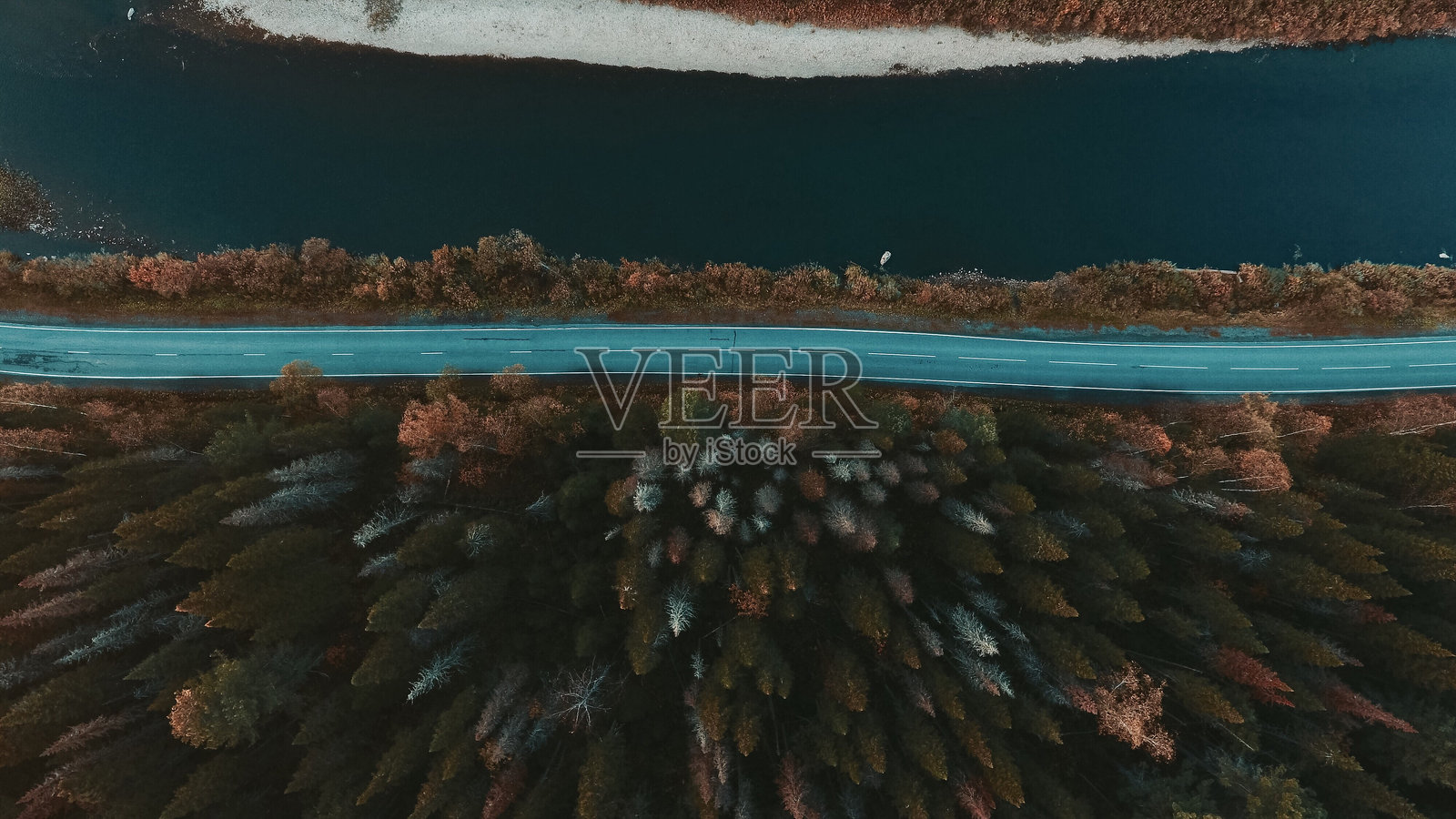 空旷道路鸟瞰图照片摄影图片