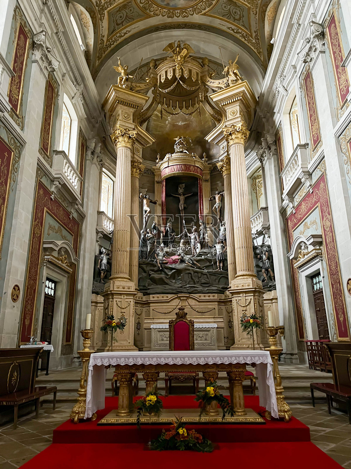 葡萄牙布拉加，蒙特邦耶稣圣萨梅罗大教堂的祭坛和长老会。照片摄影图片