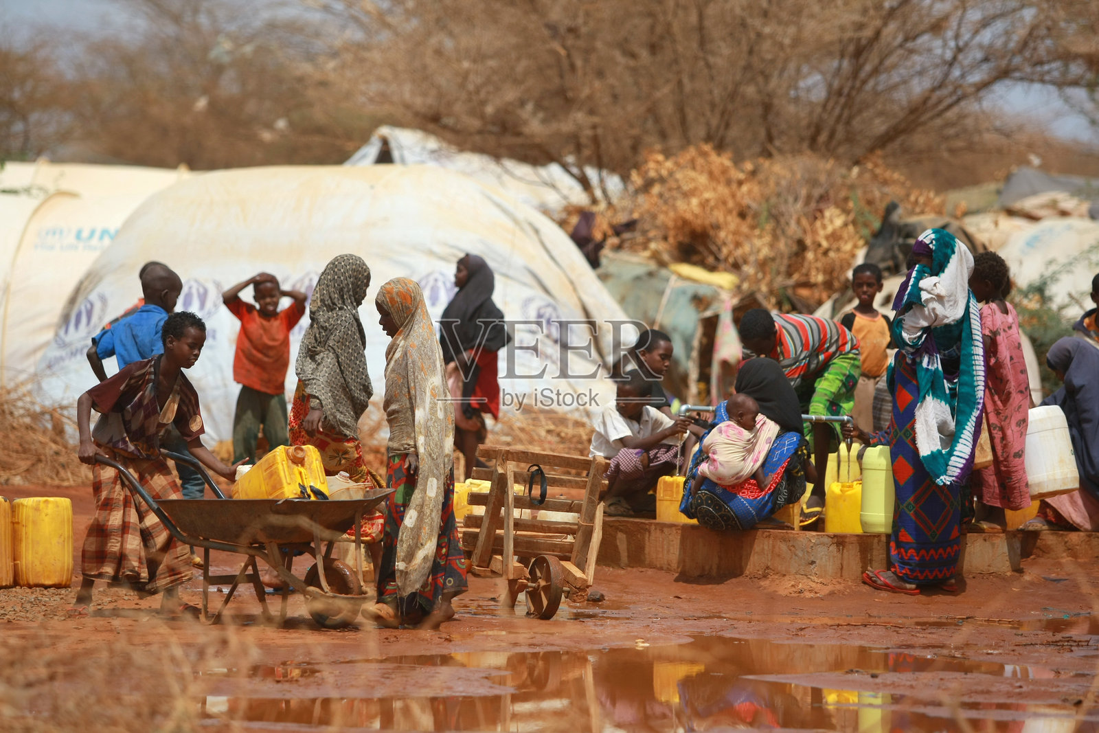 非洲达达阿布难民营的饥荒照片摄影图片