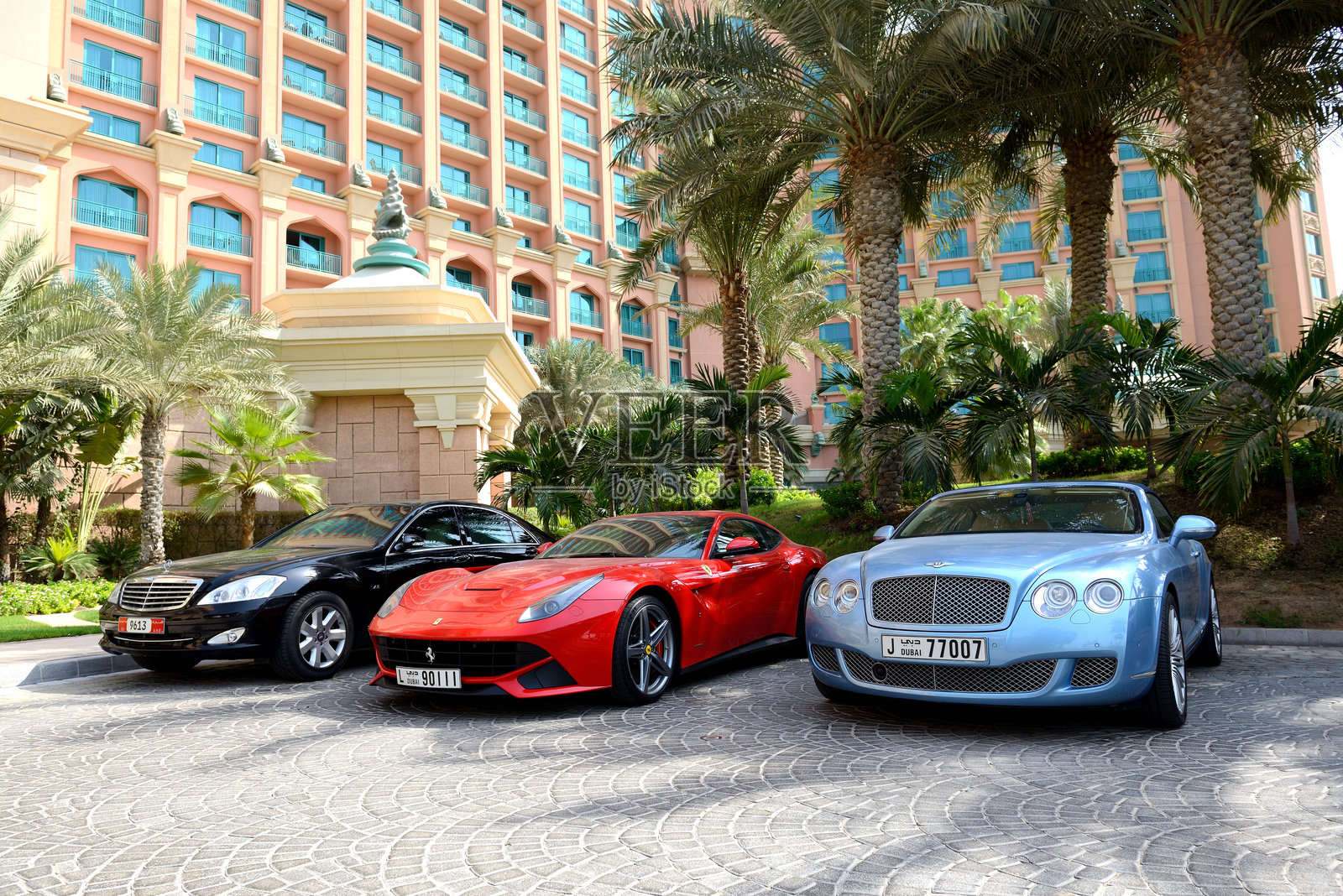 亚特兰蒂斯，棕榈酒店和豪华轿车照片摄影图片