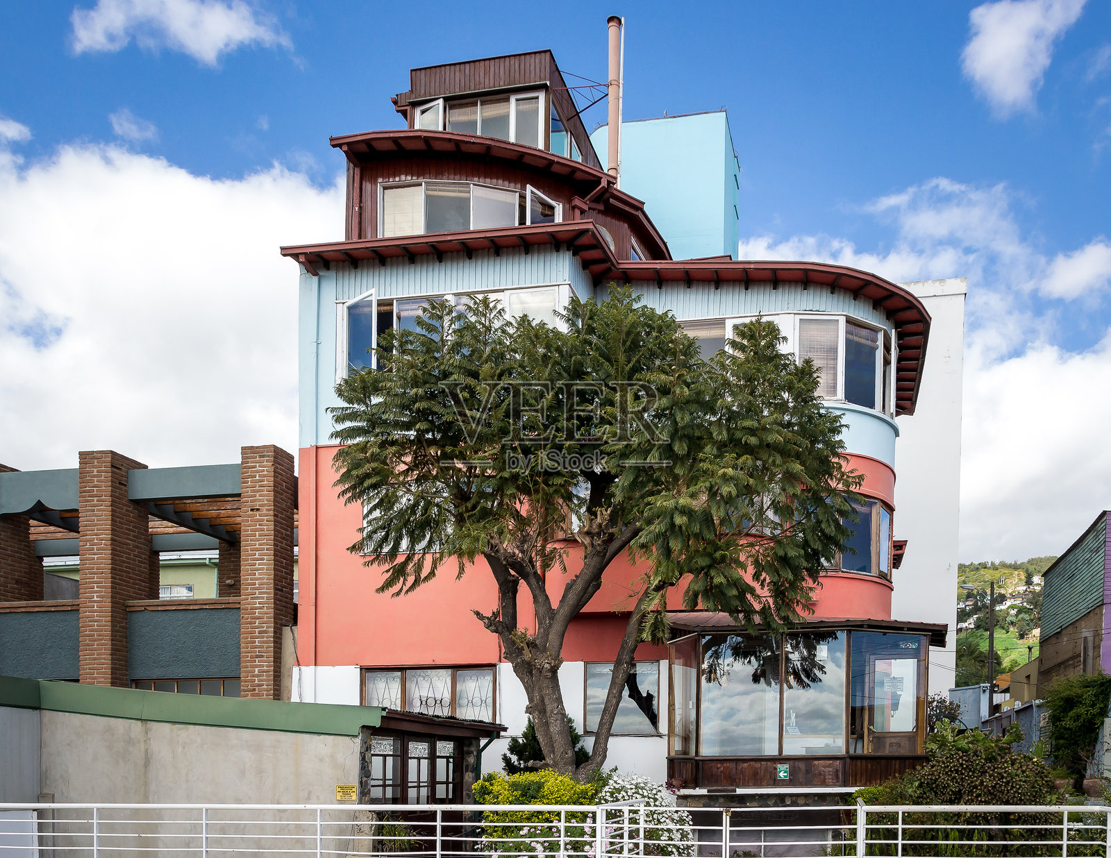 智利Valparaíso，巴勃罗·聂鲁达的房子La Sebastiana博物馆照片摄影图片