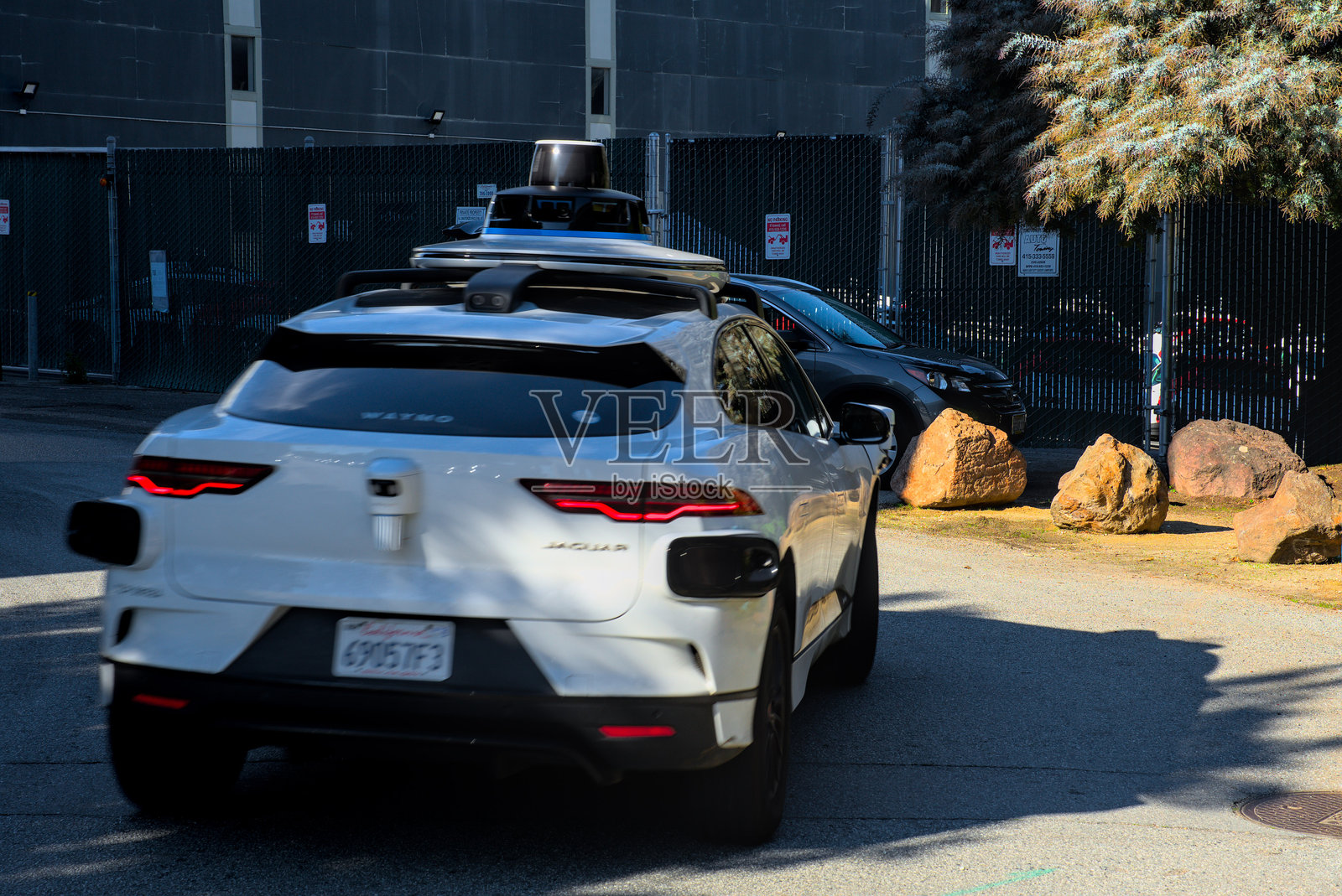 Waymo和停飞的Cruise汽车照片摄影图片