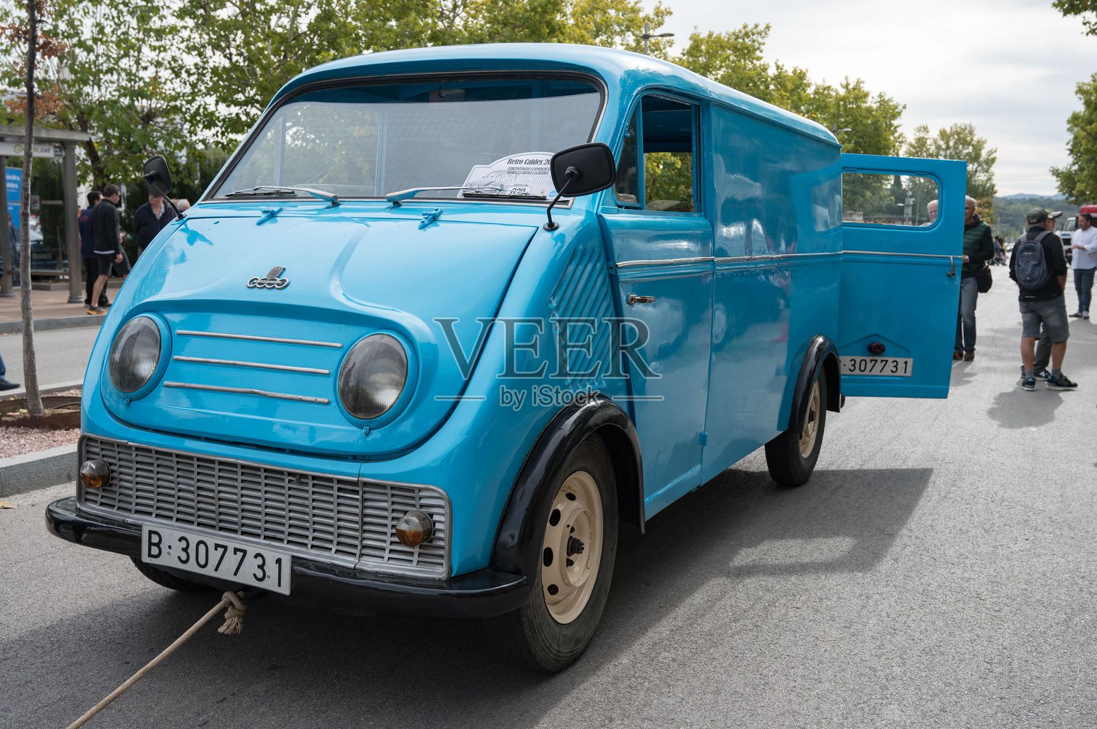 街道上的旧蓝色autonion DKW F89L轻型货车照片摄影图片