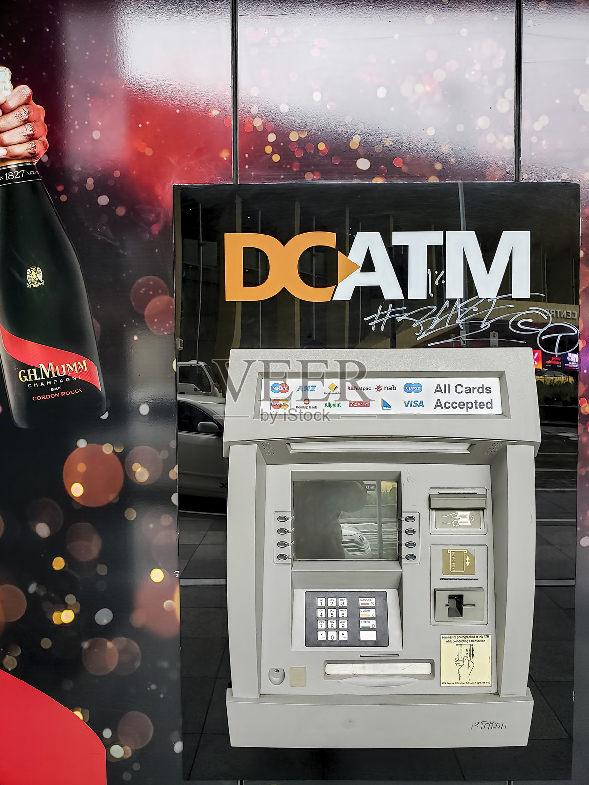 自动柜员机(ATM)为市民取钱提供方便照片摄影图片