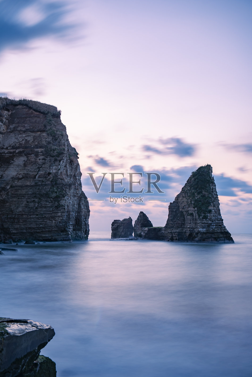 大榛海岸蜡烛岩的晨光。照片摄影图片