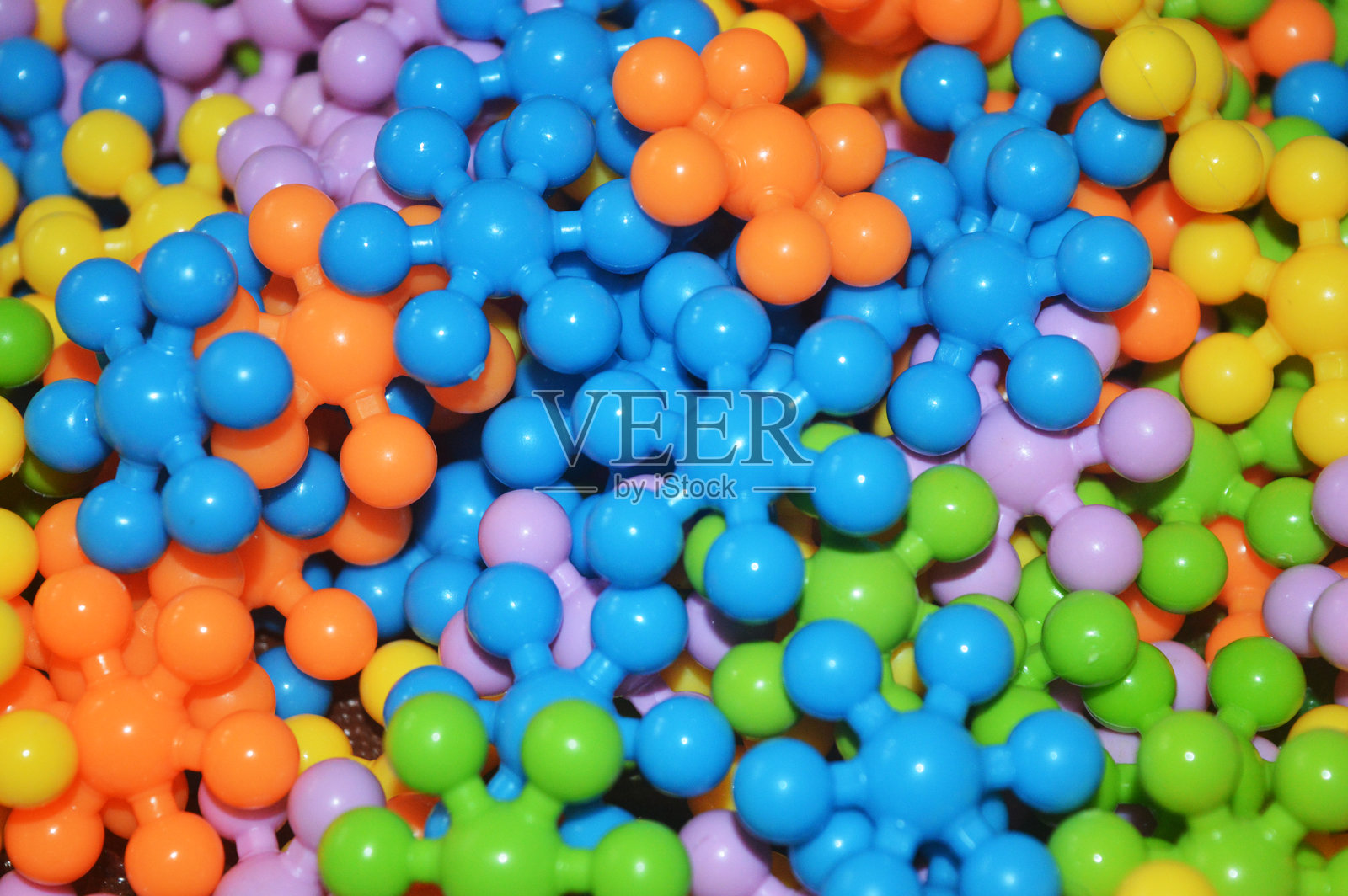 儿童玩具是用橡胶制成的，可以拆卸，有创意的游戏照片摄影图片