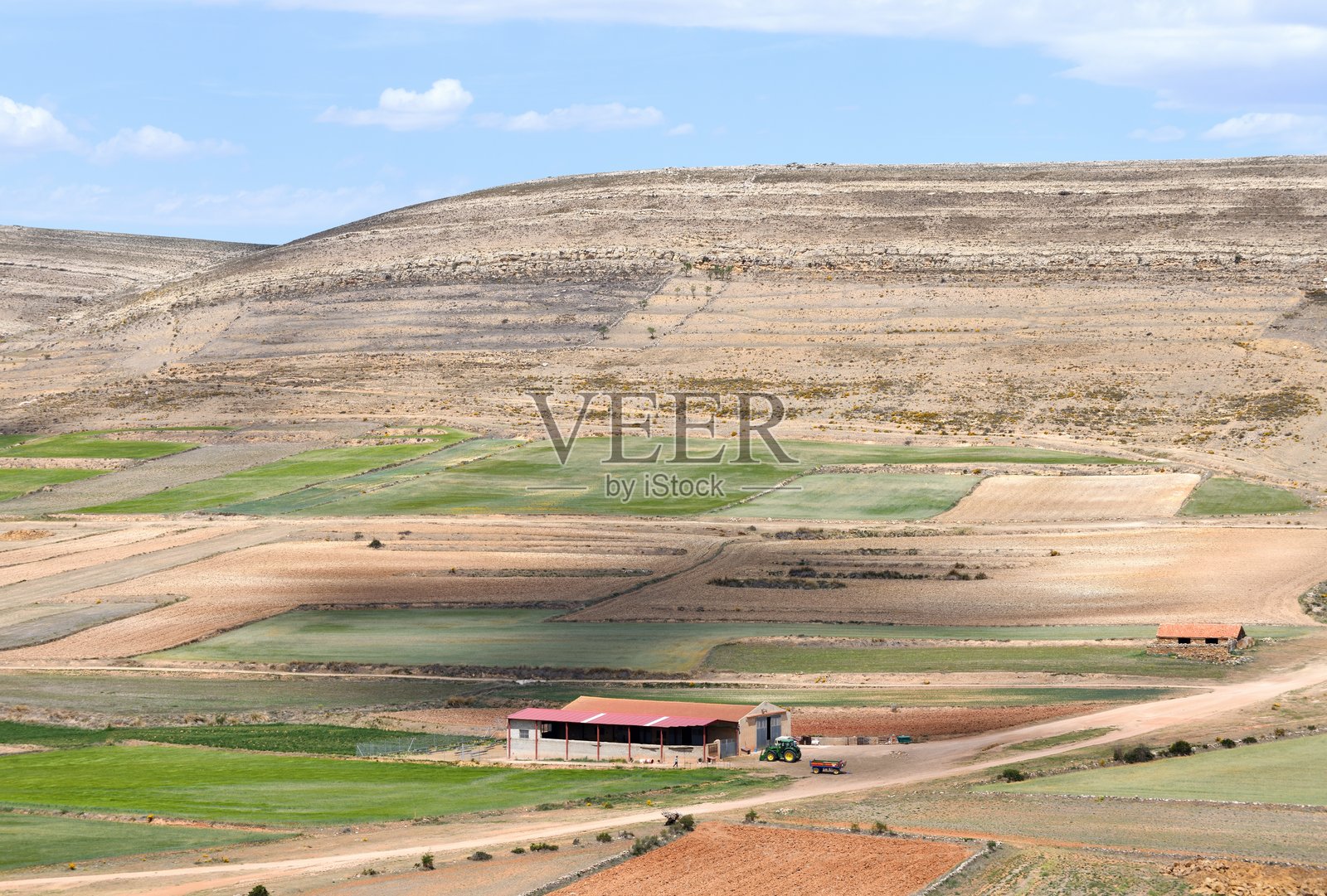 西班牙Teurel Aragon北部加拿大Vellida村附近的农田照片摄影图片