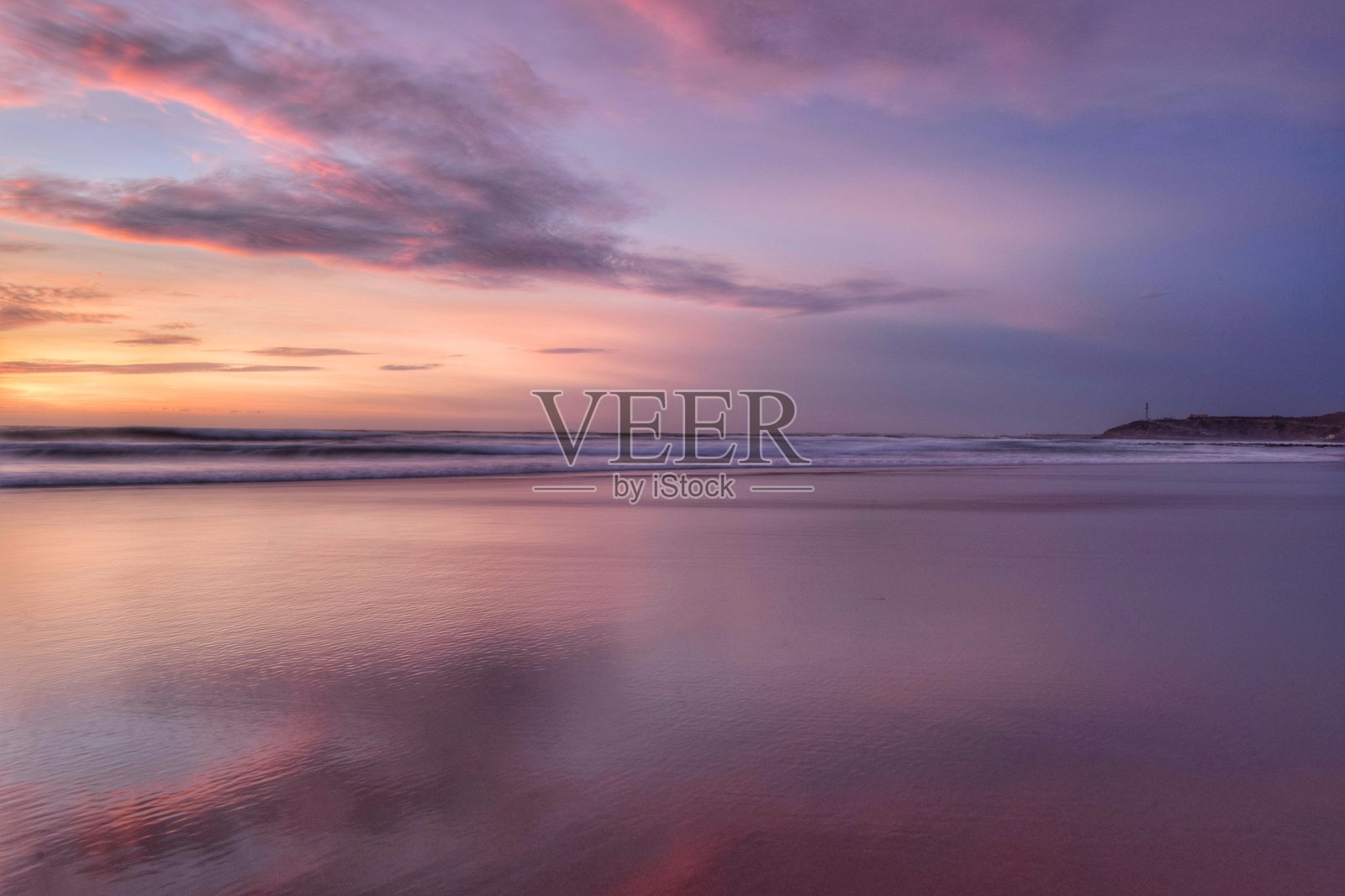 日落时平静的大海照片摄影图片