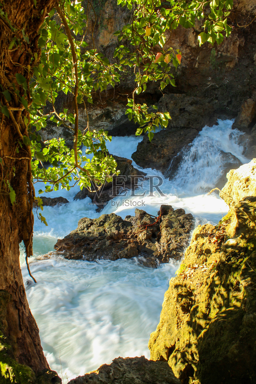 Voidomatis河的美丽简直令人叹为观止照片摄影图片