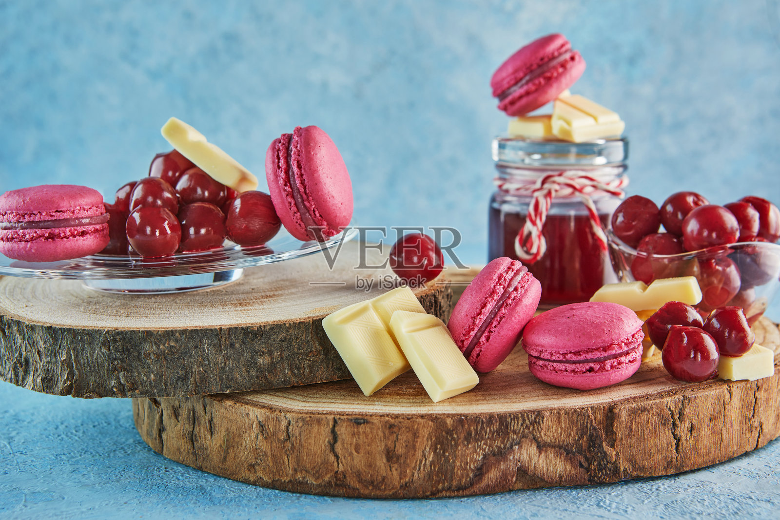 樱桃白巧克力粉色马卡龙照片摄影图片