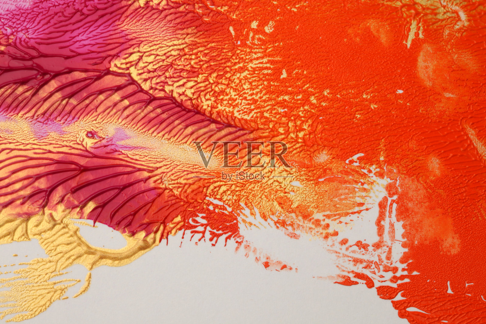 艺术抽象丙烯吸画墙。红色和金色画布纹理背景。照片摄影图片