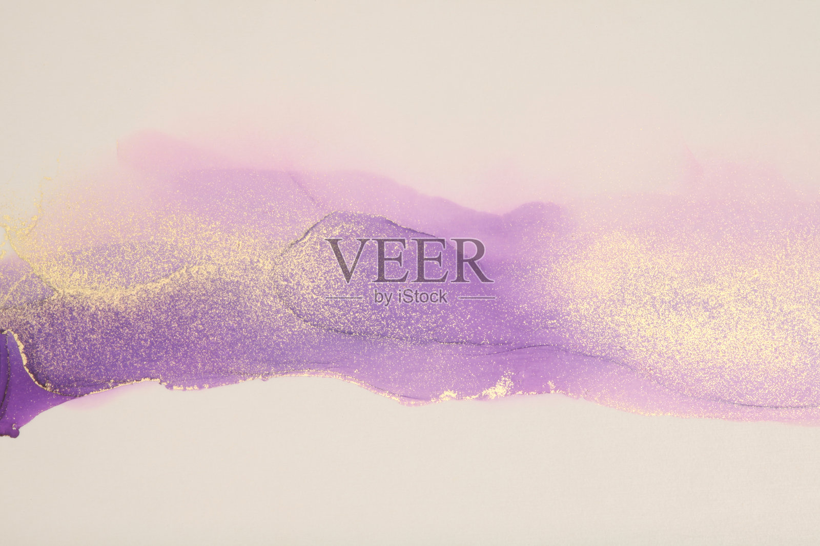 艺术抽象水彩大理石烟渍画。紫罗兰色，米色和金色帆布纹理水平背景。酒精墨水。照片摄影图片