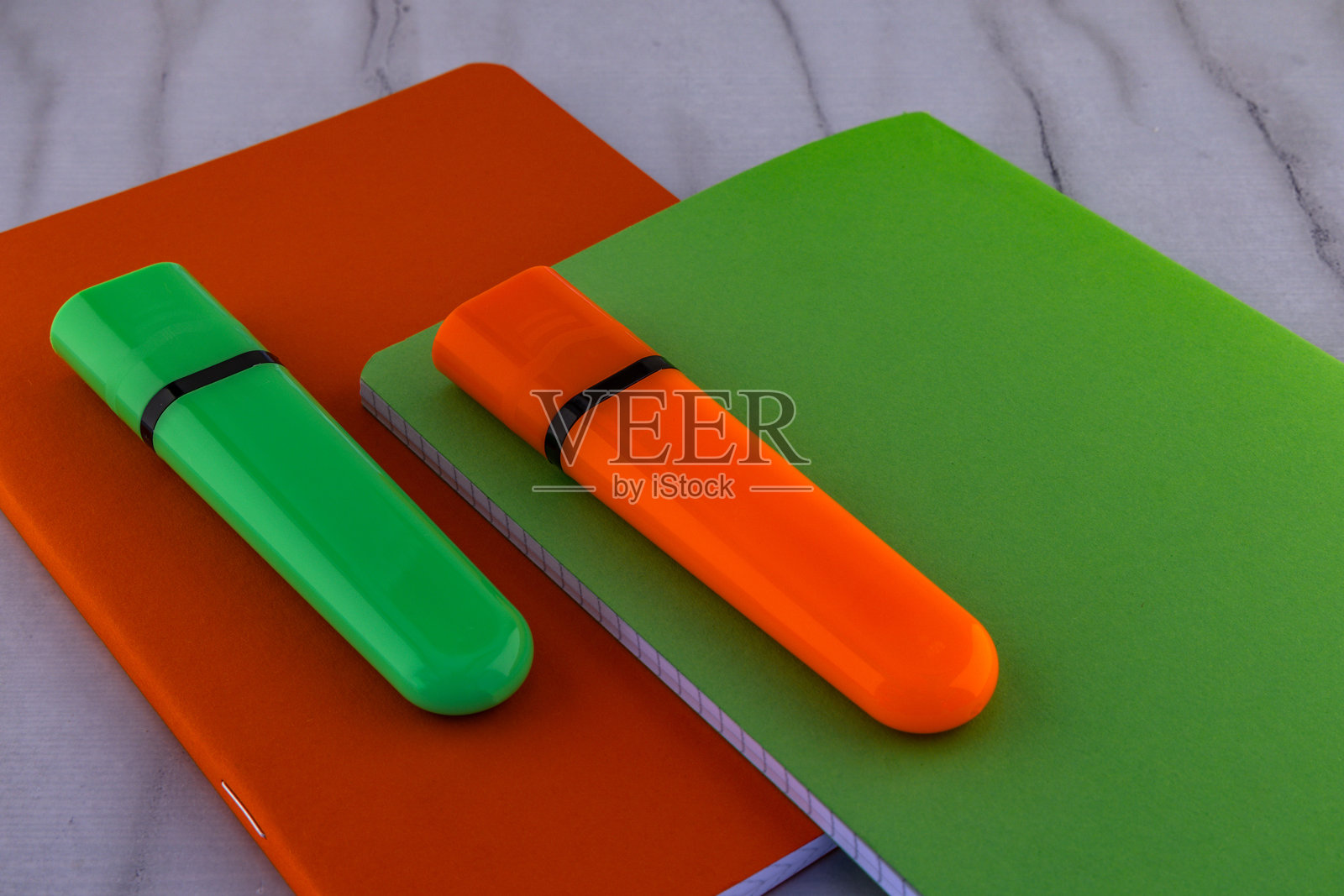 三个标记用于突出打印文本照片摄影图片