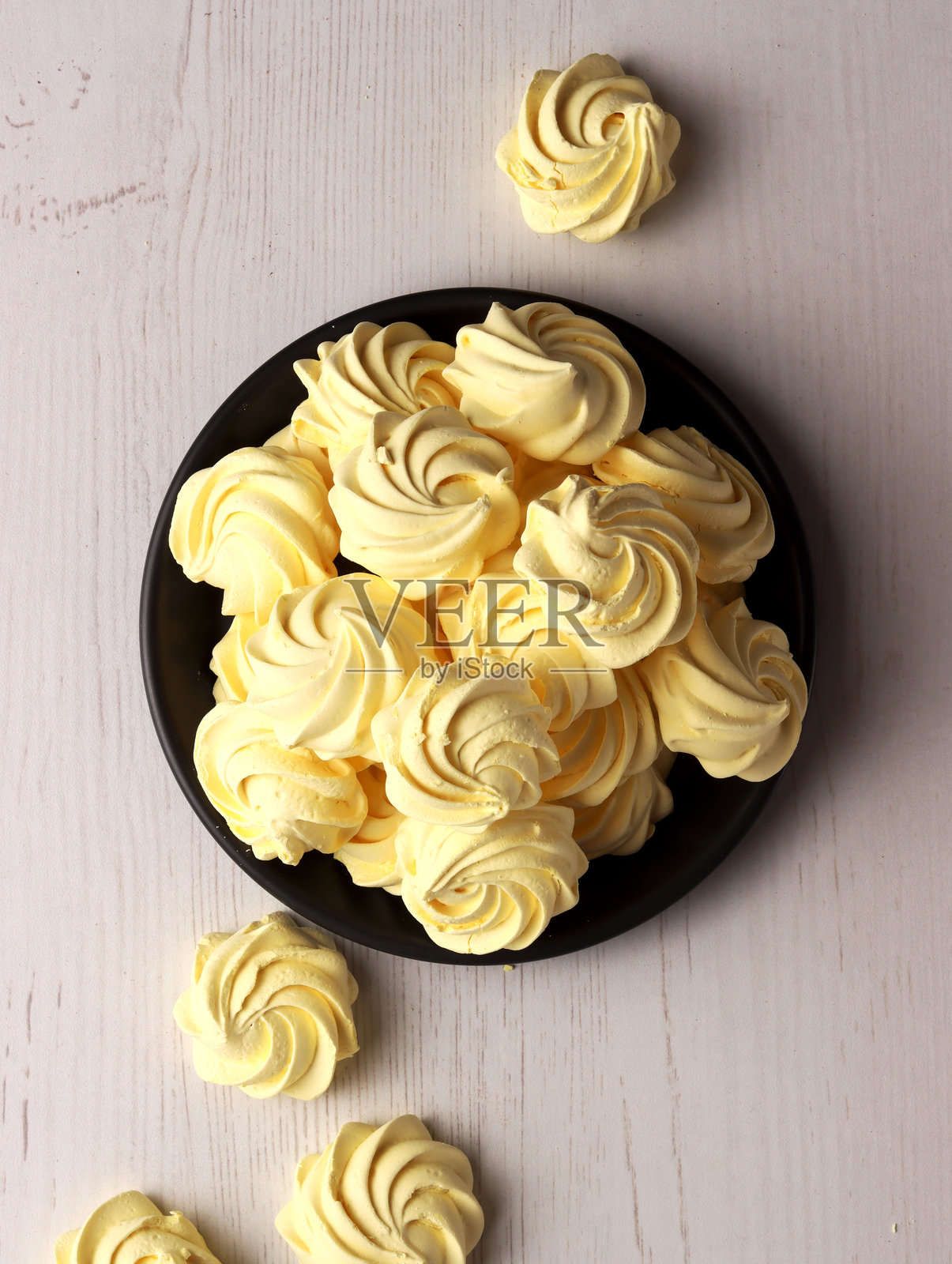 蛋白霜、砂糖、传统甜点、甜蛋、烤盘、背景蛋糕、糖果、奶油、脂肪照片摄影图片