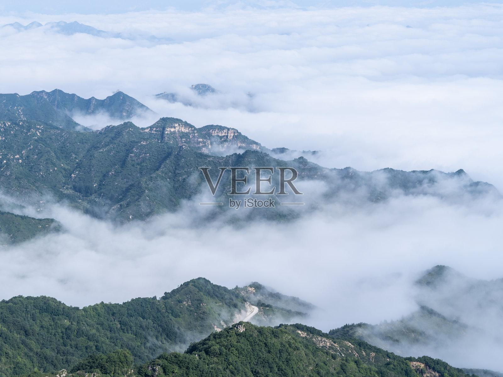 山与云照片摄影图片