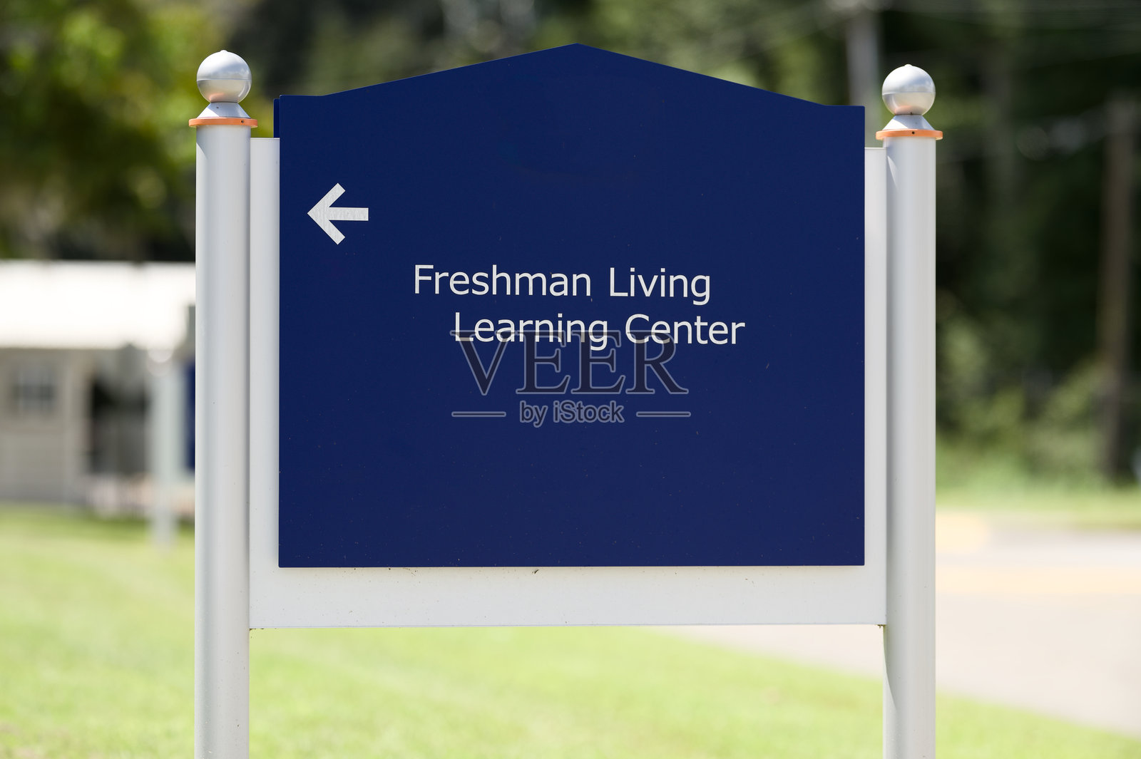 新生生活学习中心方向标志照片摄影图片