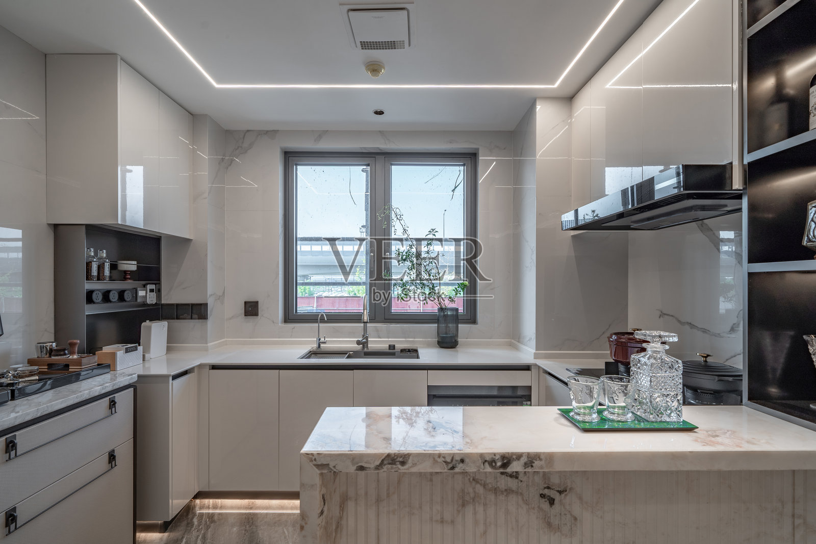 现代简洁厨房照片摄影图片