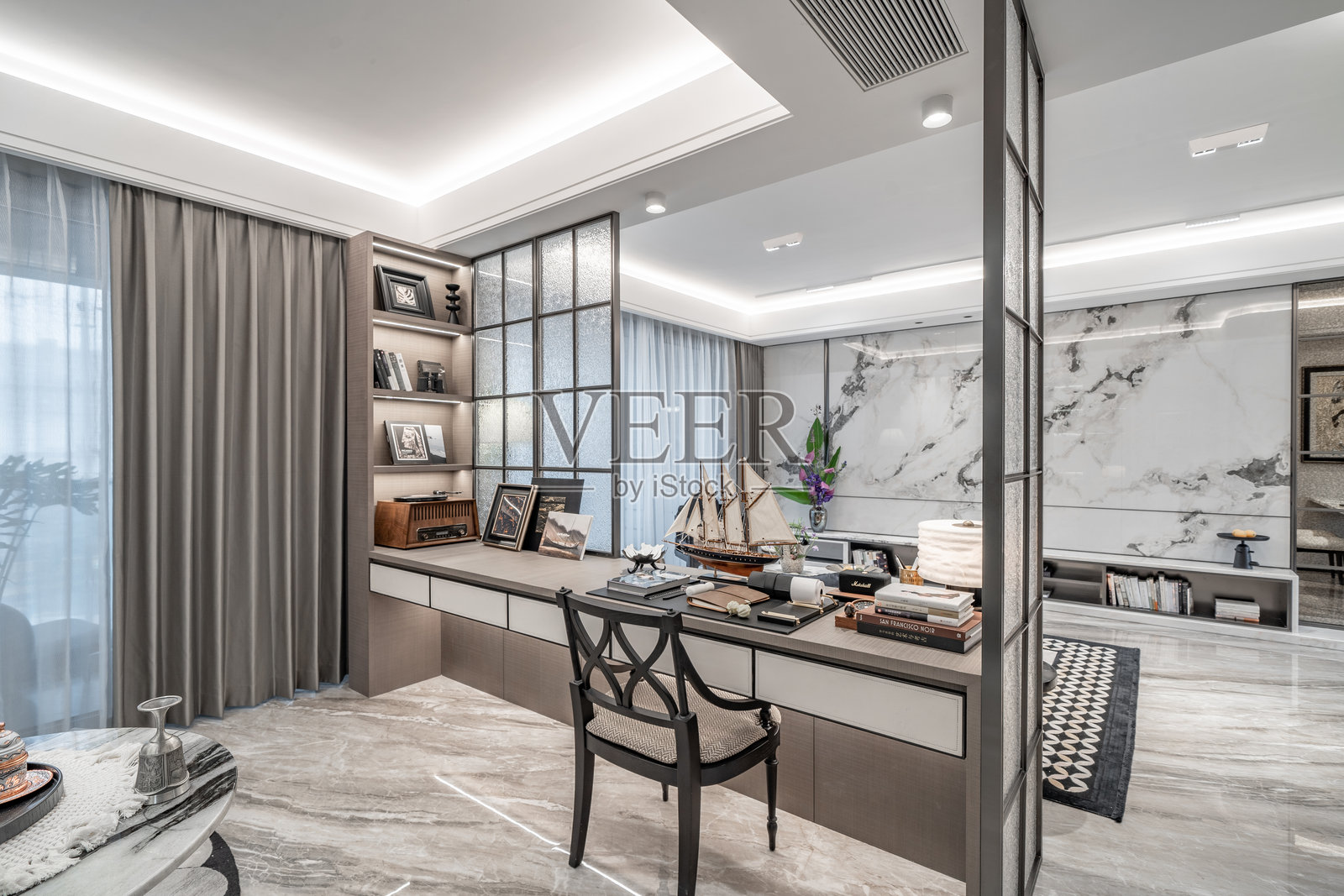 现代简洁书房照片摄影图片