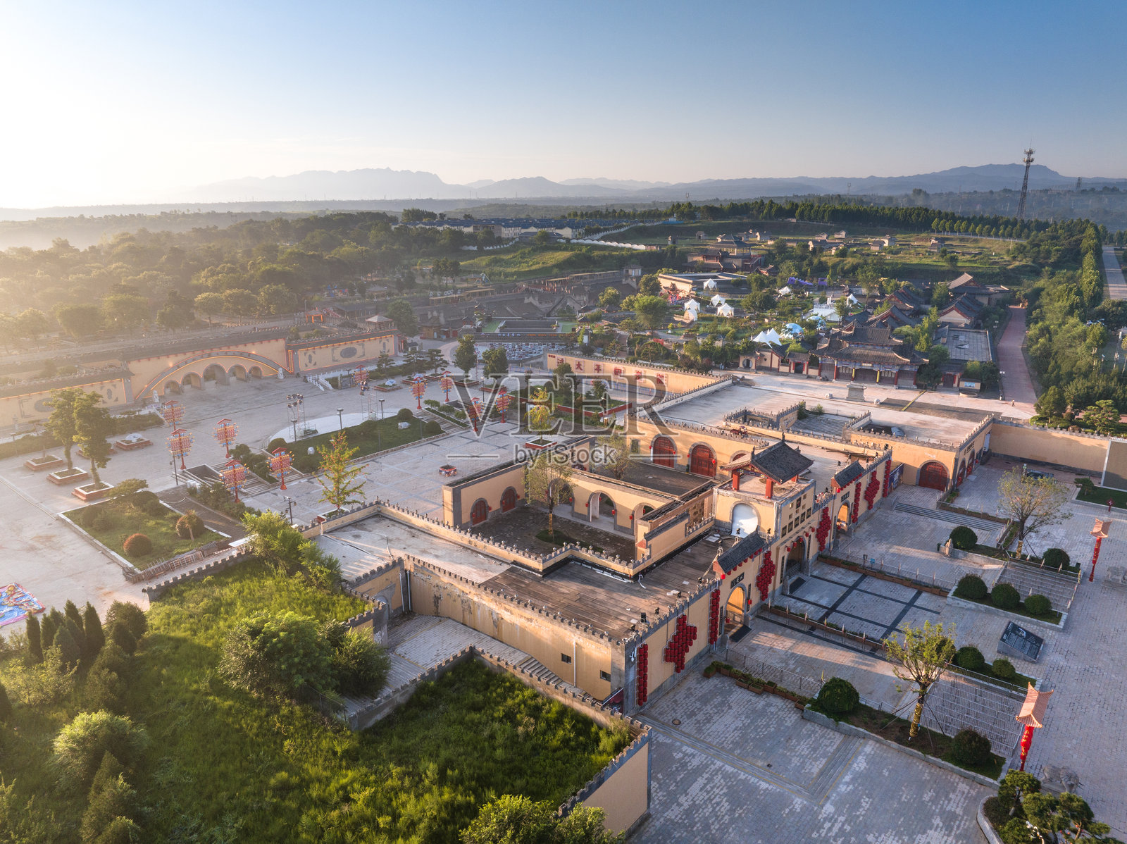 河南三门峡陕州地坑院照片摄影图片