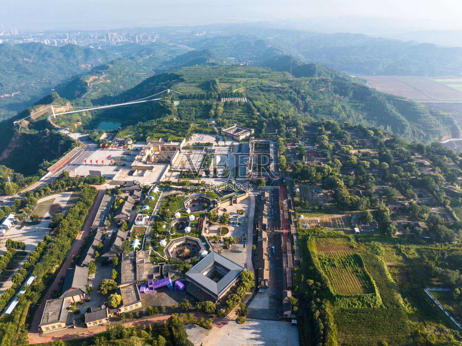 河南三门峡陕州地坑院照片摄影图片