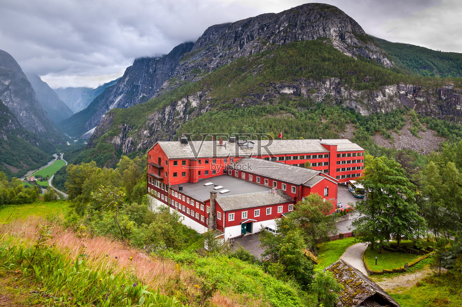 游客来到挪威斯特尔海姆，斯堪的纳维亚半岛照片摄影图片