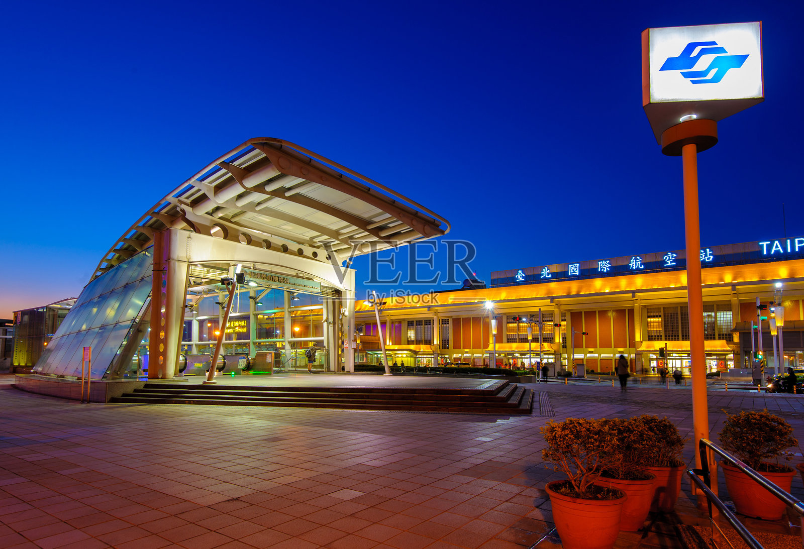 捷运松山机场站照片摄影图片