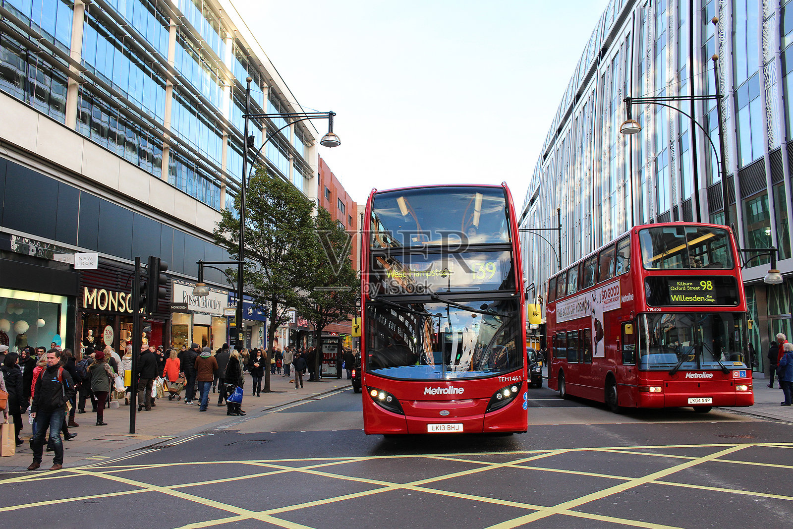 伦敦的公共汽车照片摄影图片