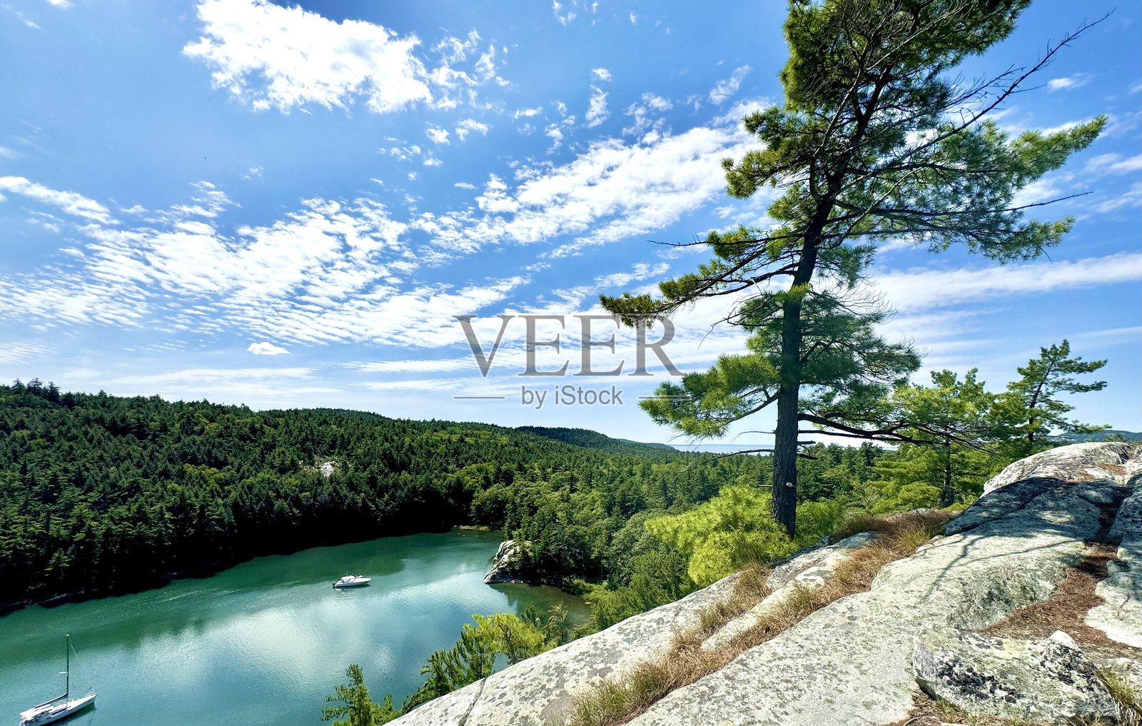 俯瞰乔治亚湾的Portage Cove照片摄影图片