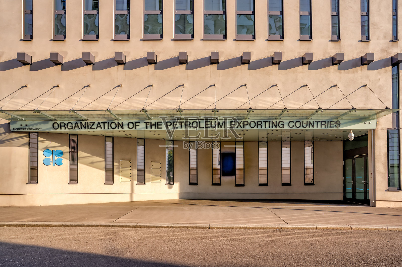 石油输出国组织总部入口处的标志照片摄影图片