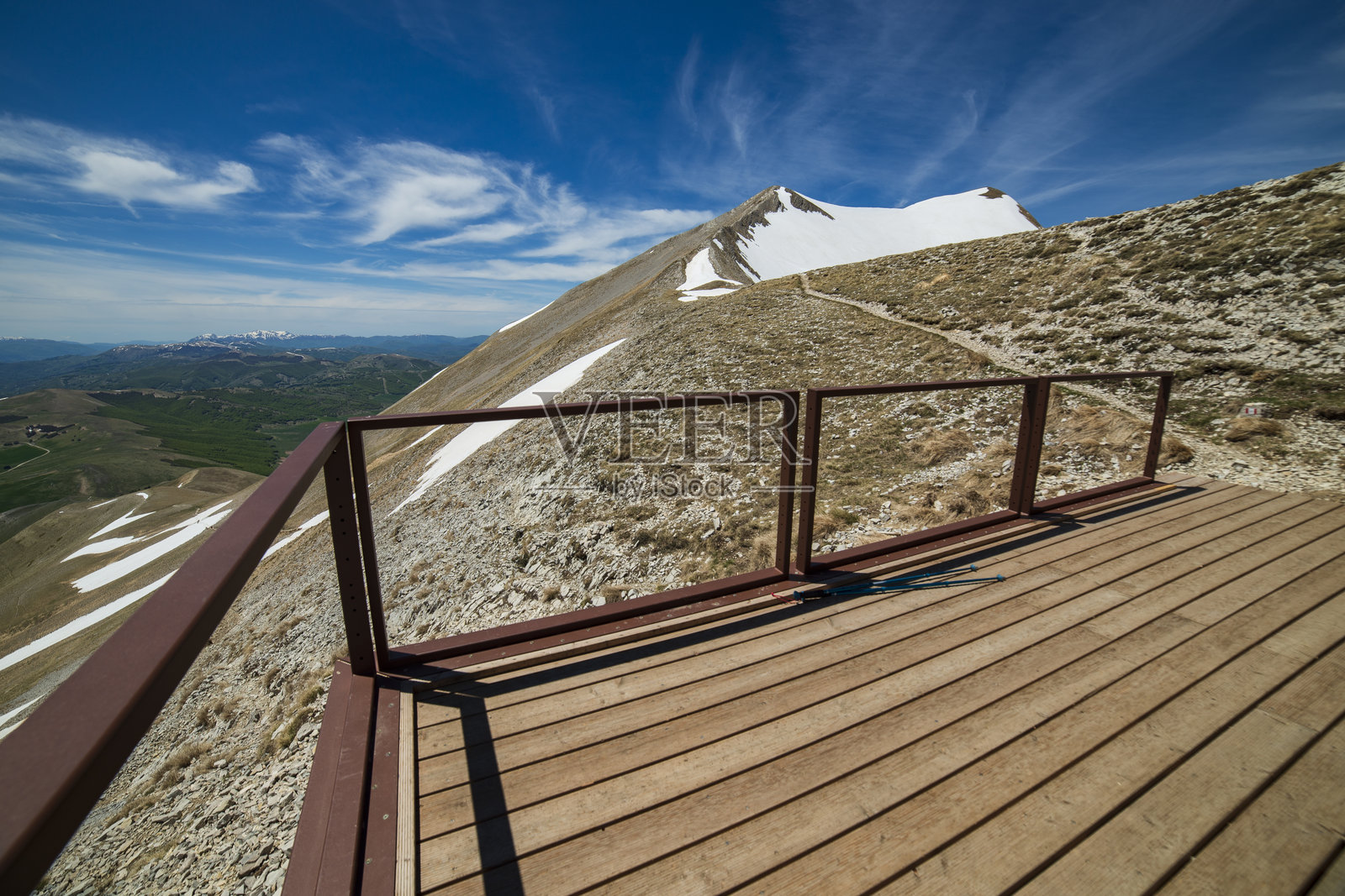 韦托雷山上的避难所照片摄影图片