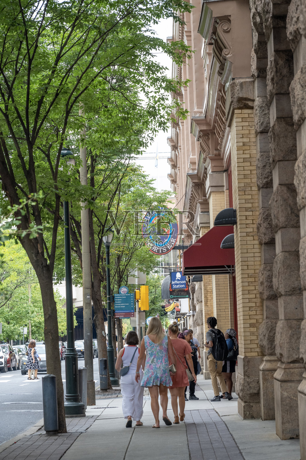 费城市中心的街景照片摄影图片