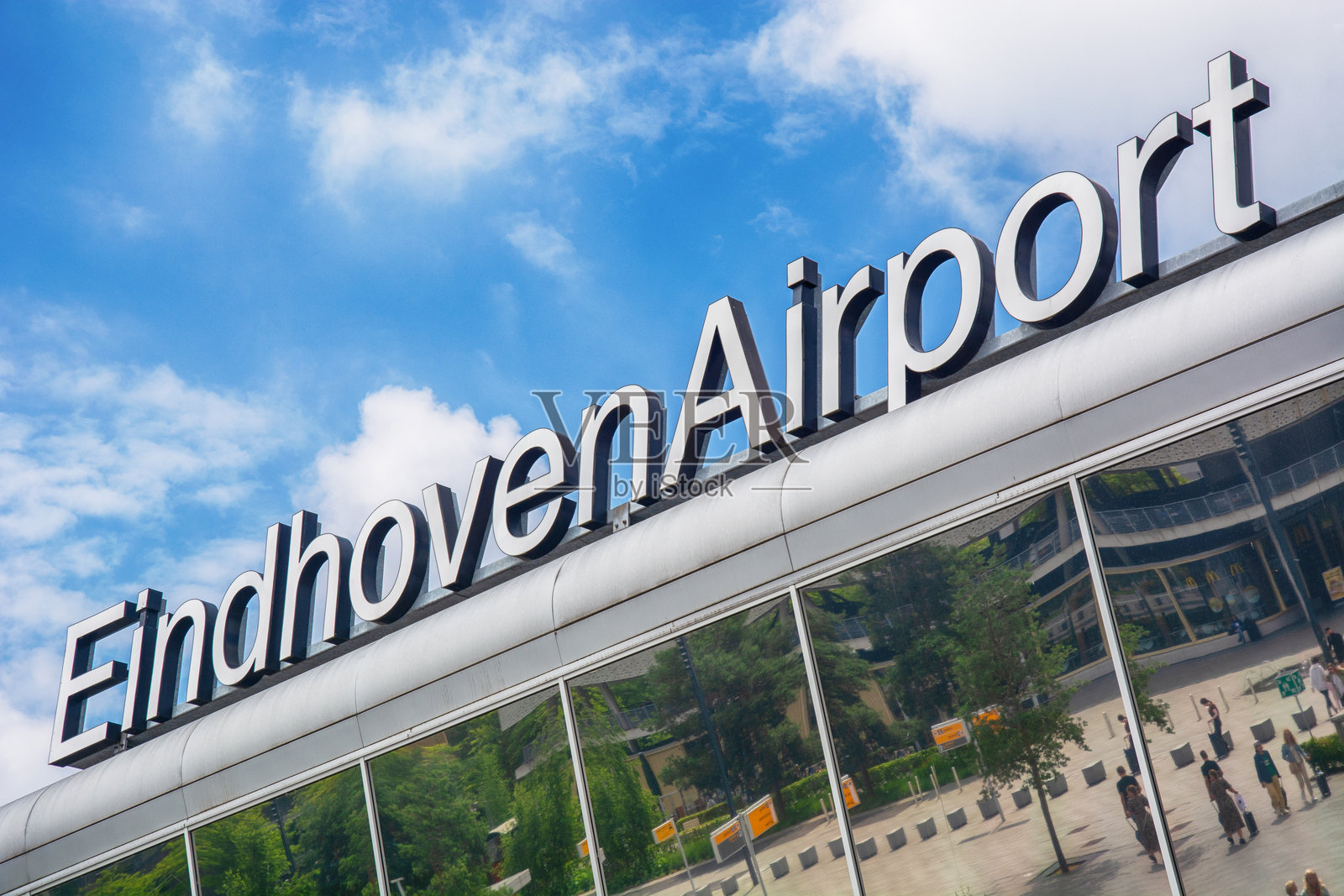 埃因霍温机场的指示牌照片摄影图片