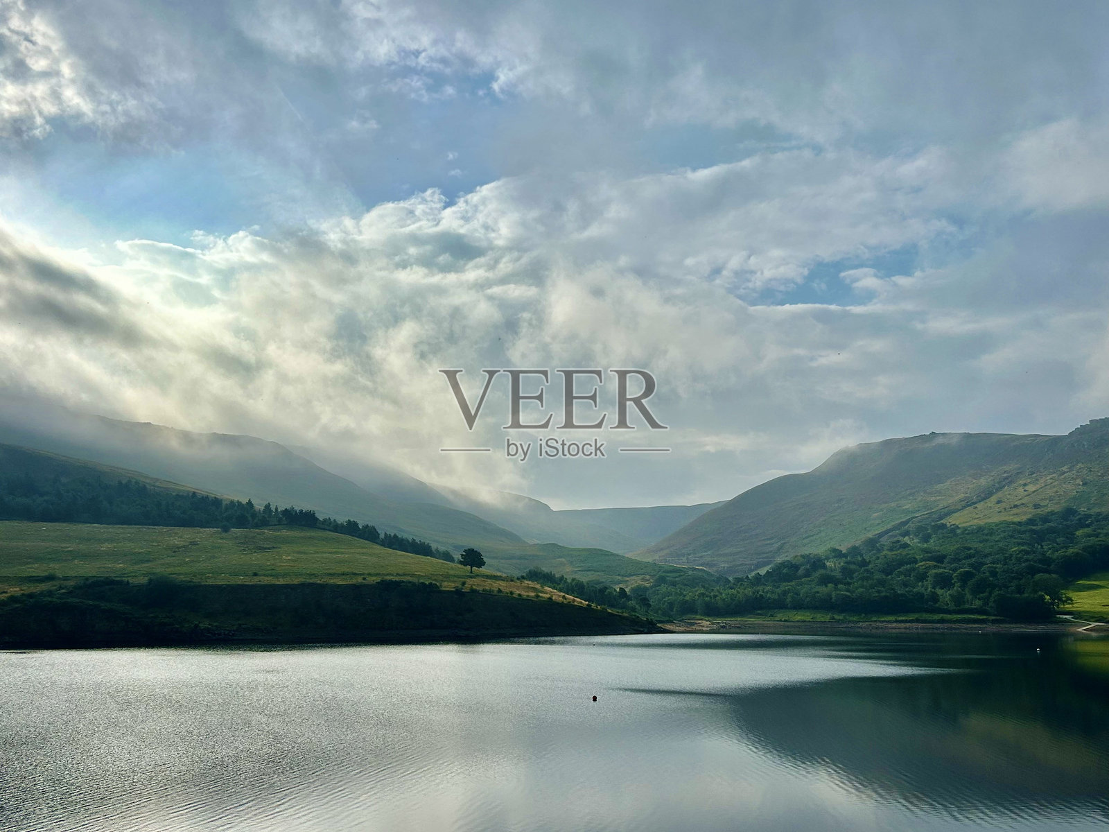 山顶区Dovestone水库照片摄影图片